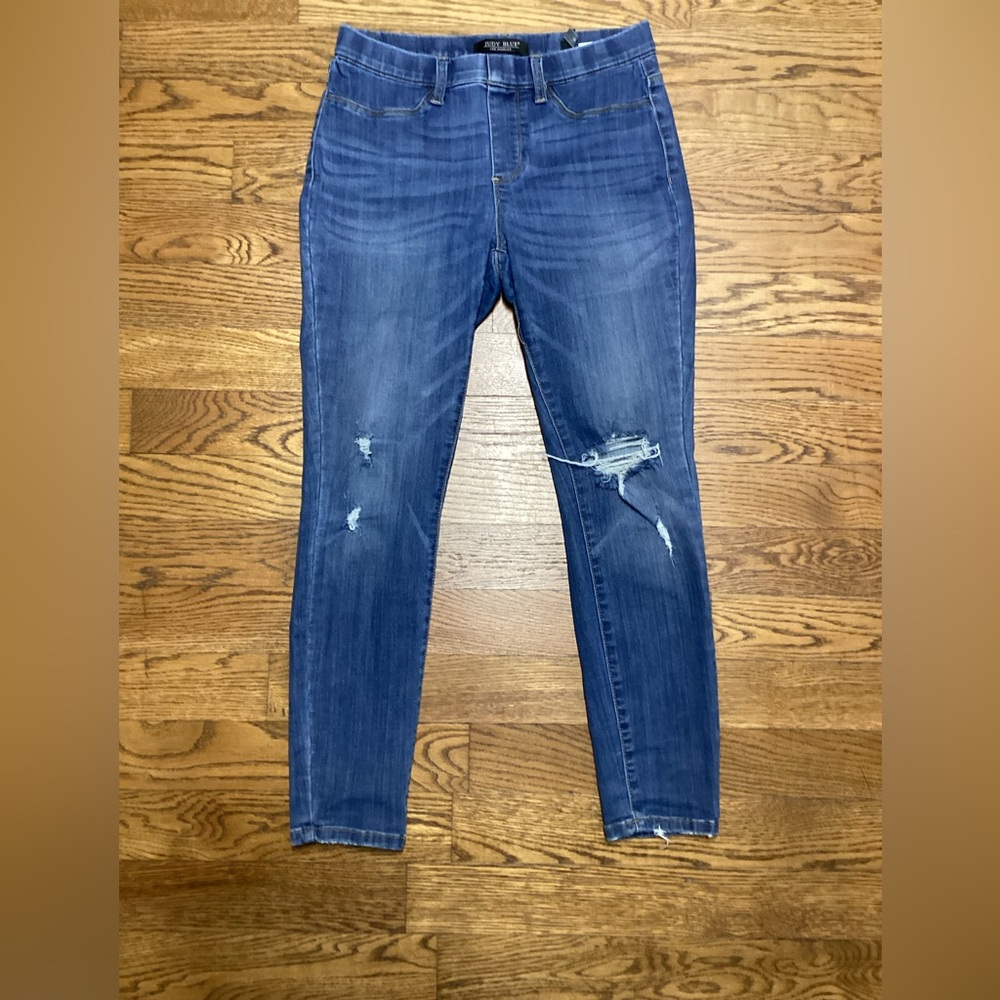 Judy Blue style 88255 pull on denim Jeggings. Size 9/29